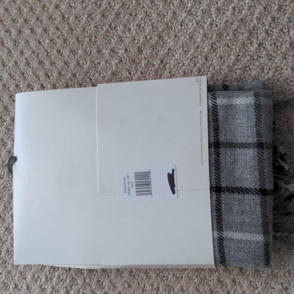 Calvin Klein Scarf and glove set grey - Picture 2 of 2